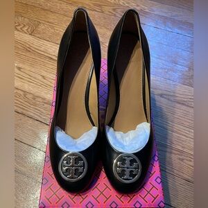 Tory Burch Luna Black Wedges size 7.5 women’s new with box